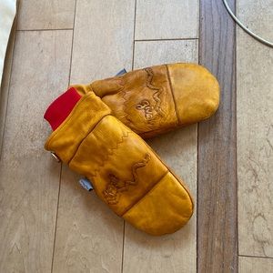 Give’r frontier mittens